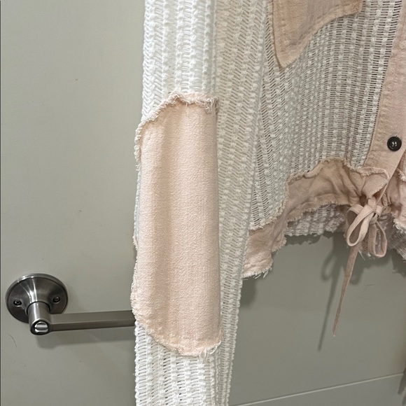 POL: Lightweight Waffle Knit Hooded Button Cardigan in Cream & Blush - Picture 4 of 9